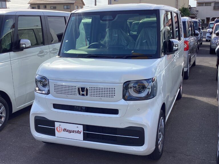 ホンダ N-BOX 届出済未使用車 中古車 走行距離2km 164.9万円 プラチナホワイトパール 車台番号088