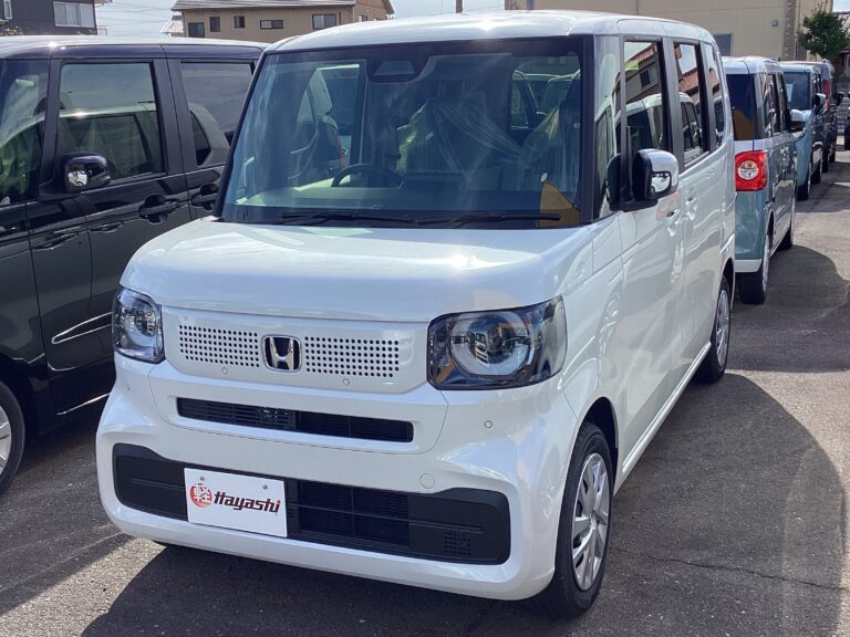 ホンダ N-BOX 届出済未使用車 中古車 走行距離4km 144.9万円 プラチナホワイトパール 車台番号126