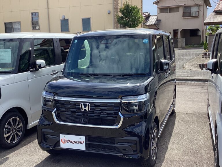 ホンダ N-BOX カスタム 届出済未使用車 中古車 走行距離10km 179.9万円 クリスタルブラックパール 車台番号022