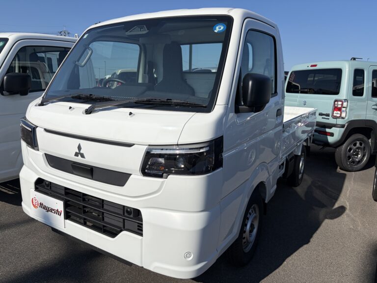 三菱 ミニキャブ M 届出済未使用車 中古車 走行距離8km 114.9万円 ホワイト 車台番号804