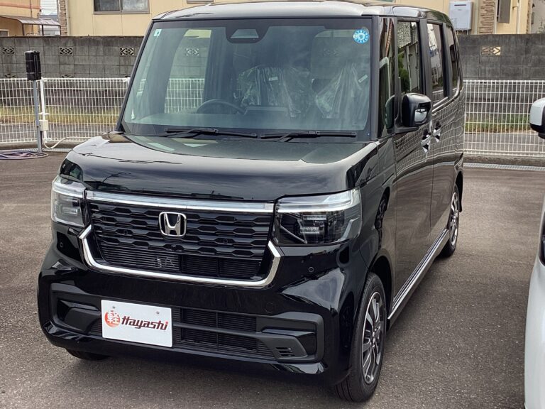 ホンダ N-BOX カスタム 届出済未使用車 中古車 走行距離10km 179.9万円 クリスタルブラックパール 車台番号021