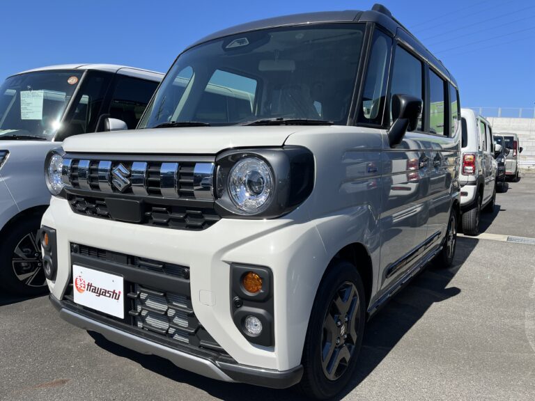 スズキ スペーシアギア HYBRID XZ 届出済未使用車 中古車 走行距離5km 199.9万円 ソフトベージュMガンメタ2TR 車台番号229