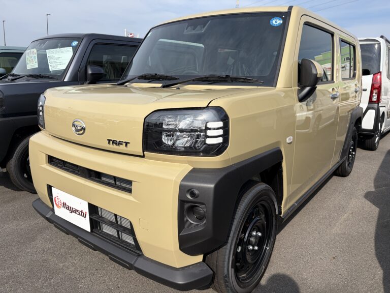ダイハツ タフト X 届出済未使用車 中古車 走行距離10km 139.9万円 サンドベージュメタリック 車台番号790