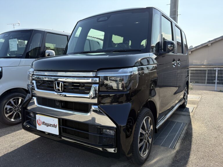 ホンダ N-BOX カスタム 届出済未使用車 中古車 走行距離4km 189.9万円 クリスタルブラックパール 車台番号498