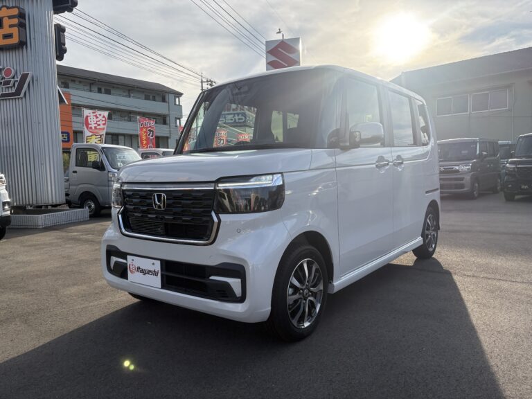 ホンダ N-BOX カスタム 届出済未使用車 中古車 走行距離3km 174.9万円 プラチナホワイトパール 車台番号475