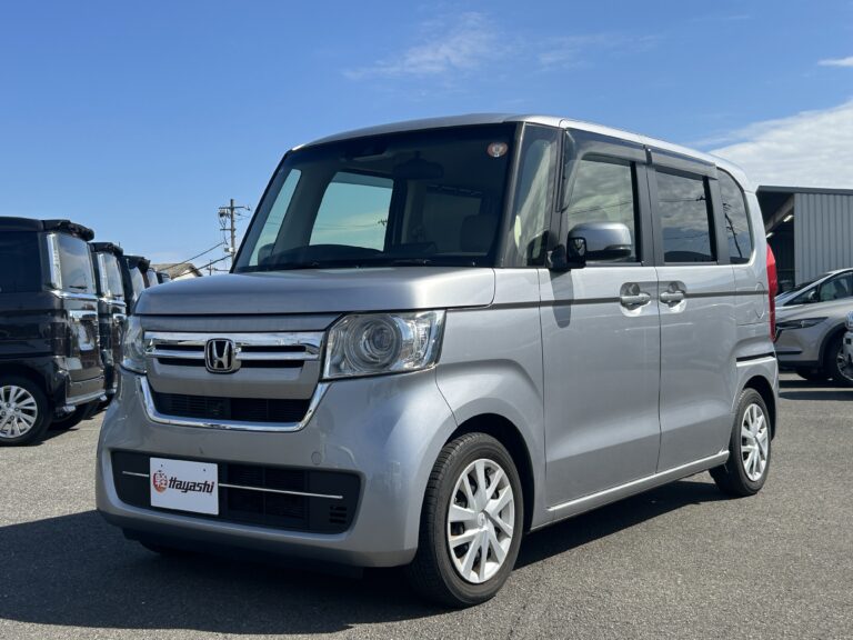 ホンダ N-BOX EX 中古車 走行距離21,185km 119.9万円 ルナシルバーメタリック 車台番号282